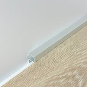 Rodapié minimalista plata 11x11