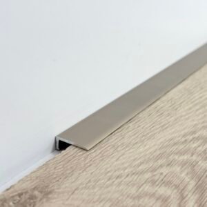 perfil rodapié minimalista titanio cliplist 1,5x18