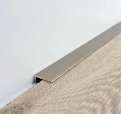 perfil rodapié minimalista titanio cliplist 1,5x18