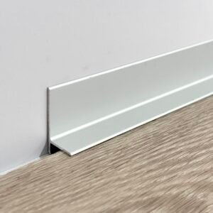 rodapié minimalista plata mate cliplist 25x15