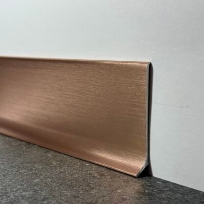 rodapie cobre cepillado