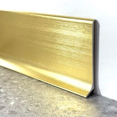 rodapie oro cepillado