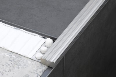 Perfil para peldaño acero inox